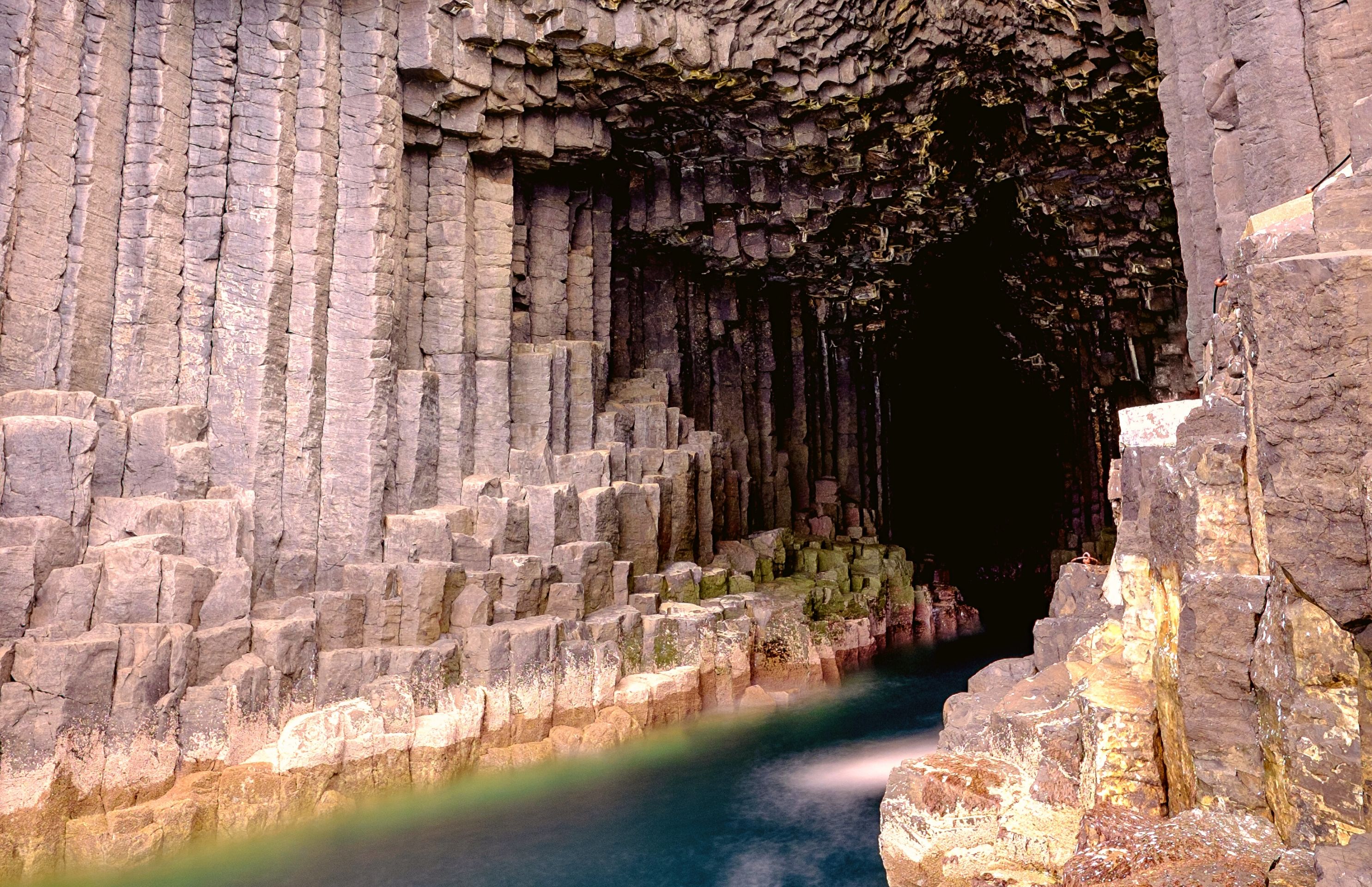 เที่ยวถ้ำฟิงกัล ด้วยตัวเอง เมื่อไหร่ดี When OR Where